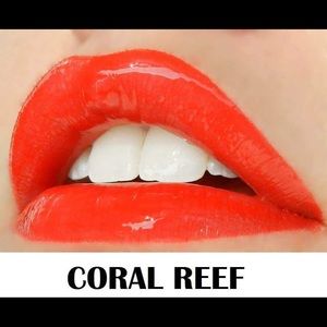 LipSense 4-18 hour longlasting lipstick